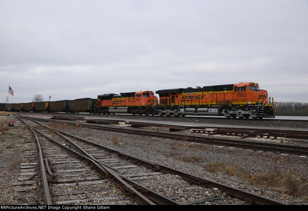 BNSF 5802